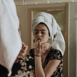 How To Avoid Dryness When Using Retinol Products